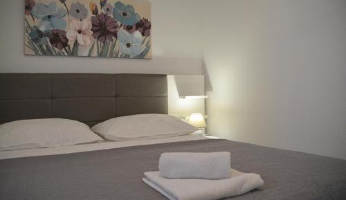 One-Bedroom Apartment with Terrace and Sea View