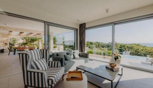 Deluxe Villa