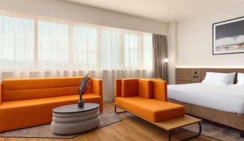Deluxe King Suite