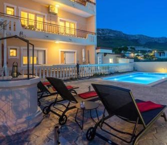 Five-Bedroom Premium Apartment