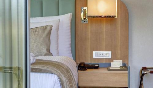 Standard Double Room with Park View