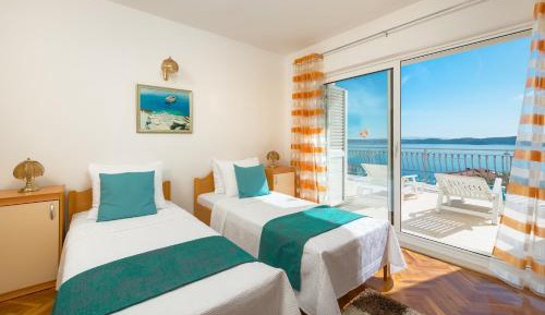 Two-Bedroom Apartment with Balcony and Terrace