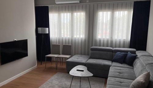 One-Bedroom Deluxe Apartment