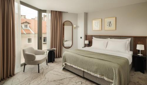 Superior Promenade View room