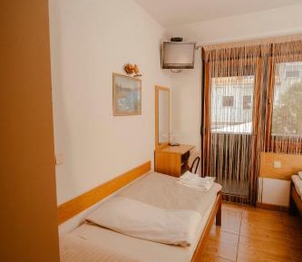 Twin Room with City View