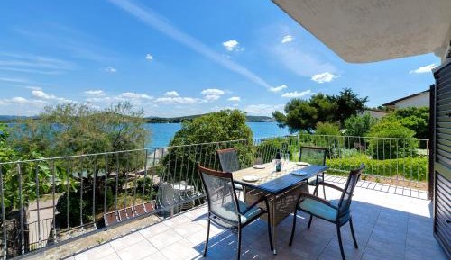 One-Bedroom Apartment with Terrace