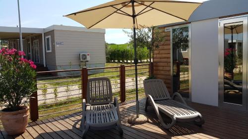 Luxury Two-Bedroom Mobile Home with Terrace and Sea View D