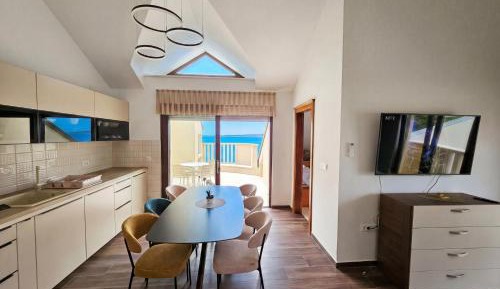 Three-Bedroom Deluxe Apartment