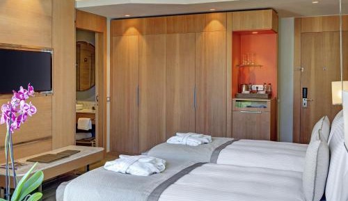 Standard Twin Room with Park View