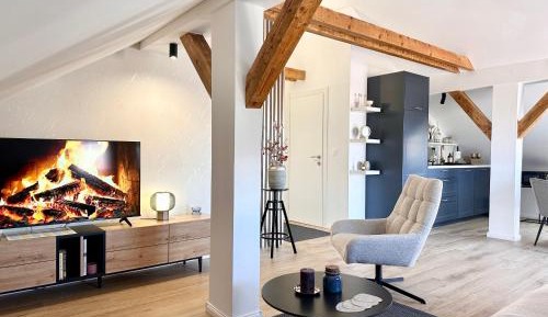 One-Bedroom Apartment with Balcony