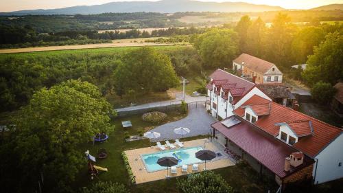 Villa with Garden View