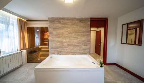 Double Room with Spa Bath