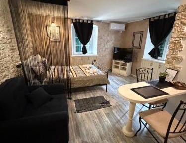 Studio (2-3 Adults)