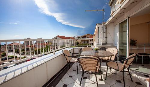Two-Bedroom Apartment with Balcony and Sea View