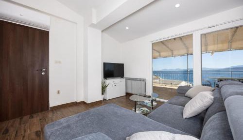 Two-Bedroom Apartment with Terrace and Sea View