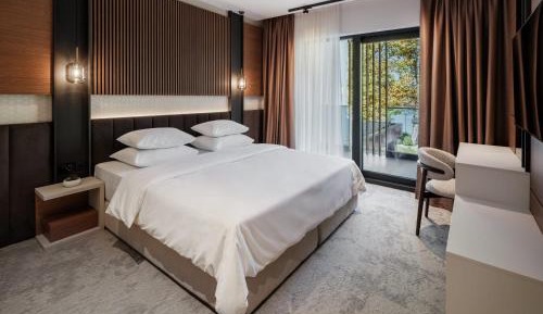 Superior One-Bedroom Apartment