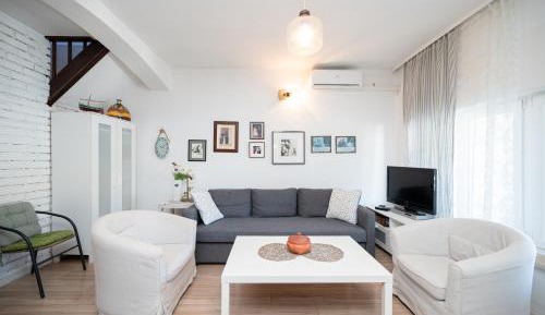Two-Bedroom Apartment with Terrace and Sea View