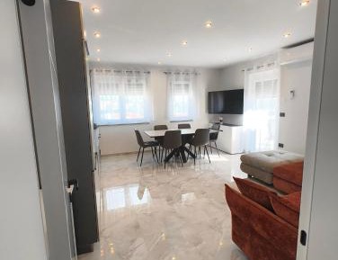 Two-Bedroom Deluxe Apartment with Balcony