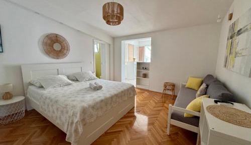 Studio Apartment with Sea View