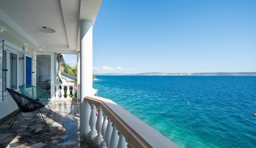 Villa - Beach Front