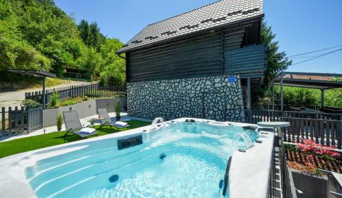 Three-Bedroom Vacation Home 