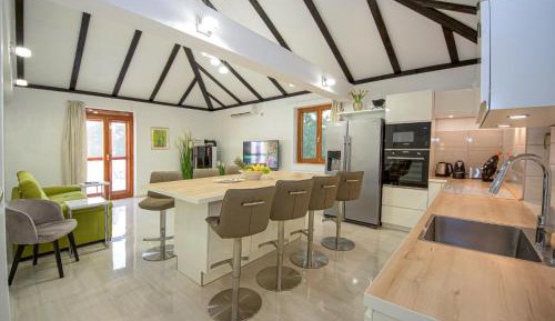 Three-Bedroom Vacation Home 