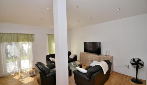 Three-Bedroom Vacation Home 