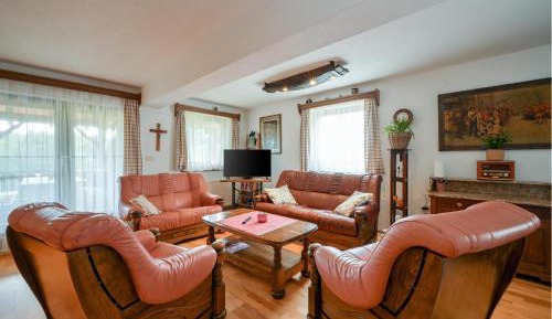 Three-Bedroom Vacation Home 
