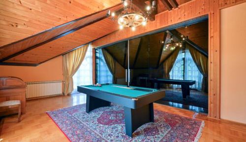 Three-Bedroom Vacation Home 