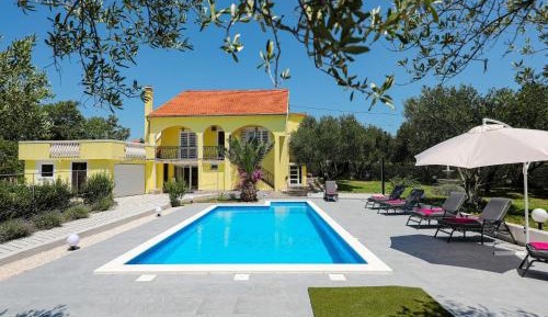 Three-Bedroom Vacation Home 