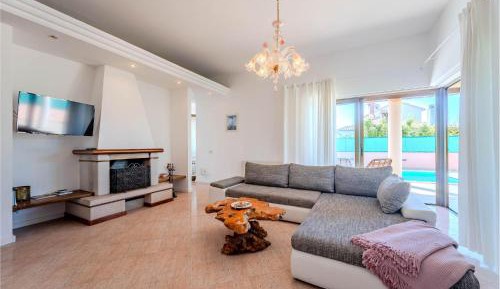 Three-Bedroom Vacation Home 