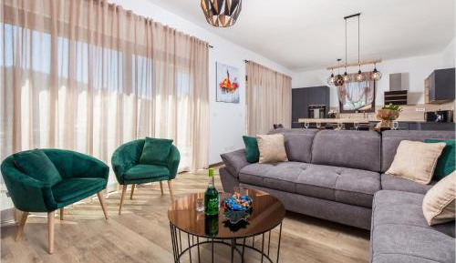 Three-Bedroom Vacation Home 