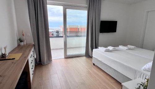 Deluxe Suite with Sea View