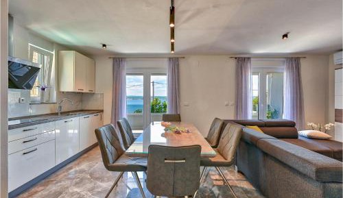 Three-Bedroom Vacation Home 