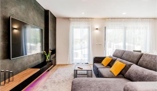 Three-Bedroom Vacation Home 
