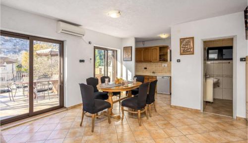 Three-Bedroom Vacation Home 