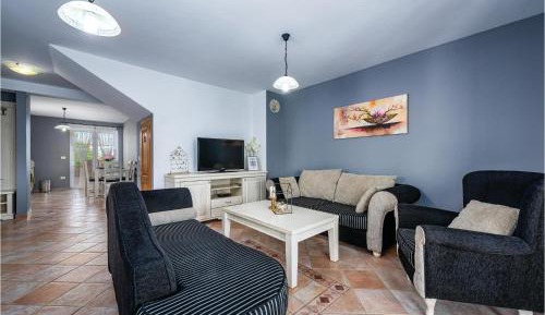 Three-Bedroom Vacation Home 