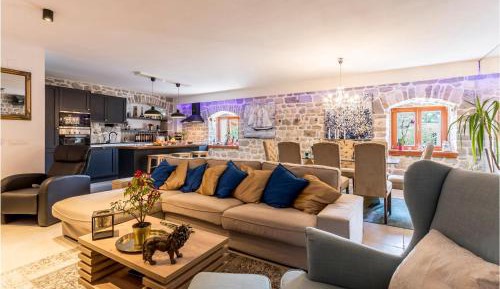 Three-Bedroom Vacation Home 