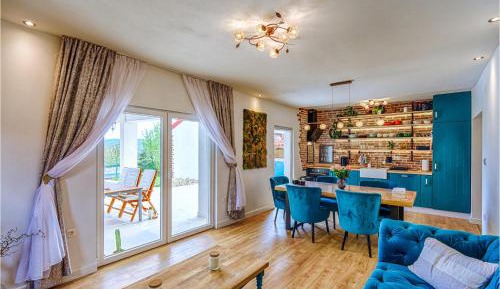 Three-Bedroom Vacation Home 
