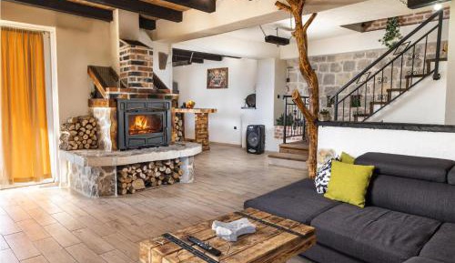 Three-Bedroom Vacation Home 
