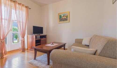Three-Bedroom Vacation Home 