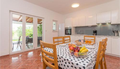 Three-Bedroom Vacation Home 