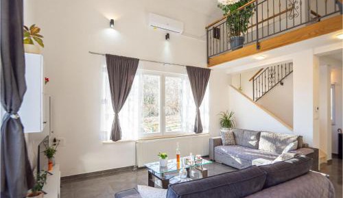 Three-Bedroom Vacation Home 