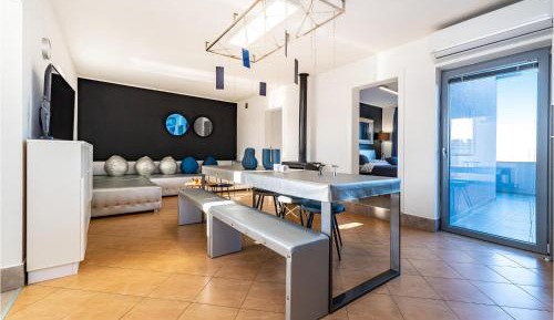 Three-Bedroom Vacation Home 