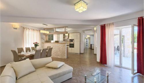 Four-Bedroom Vacation Home