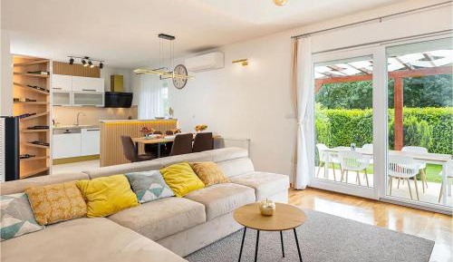 Three-Bedroom Vacation Home 