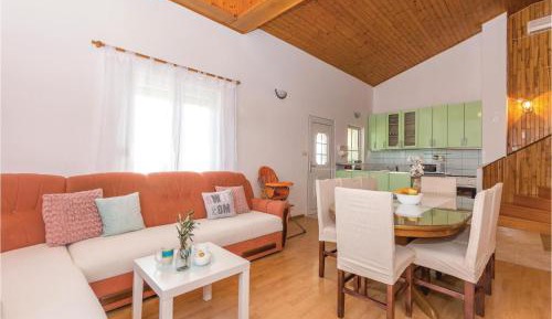 Three-Bedroom Vacation Home 