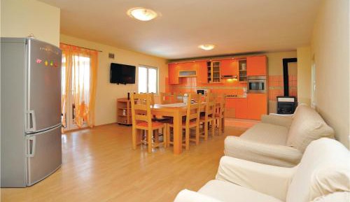 Three-Bedroom Vacation Home 