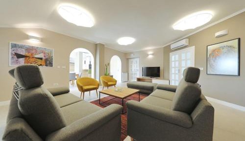 Six-Bedroom Holiday Home