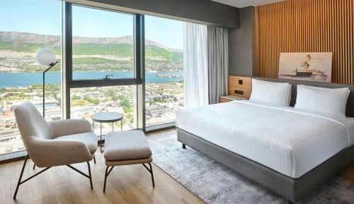 Standard King Room with Sea View